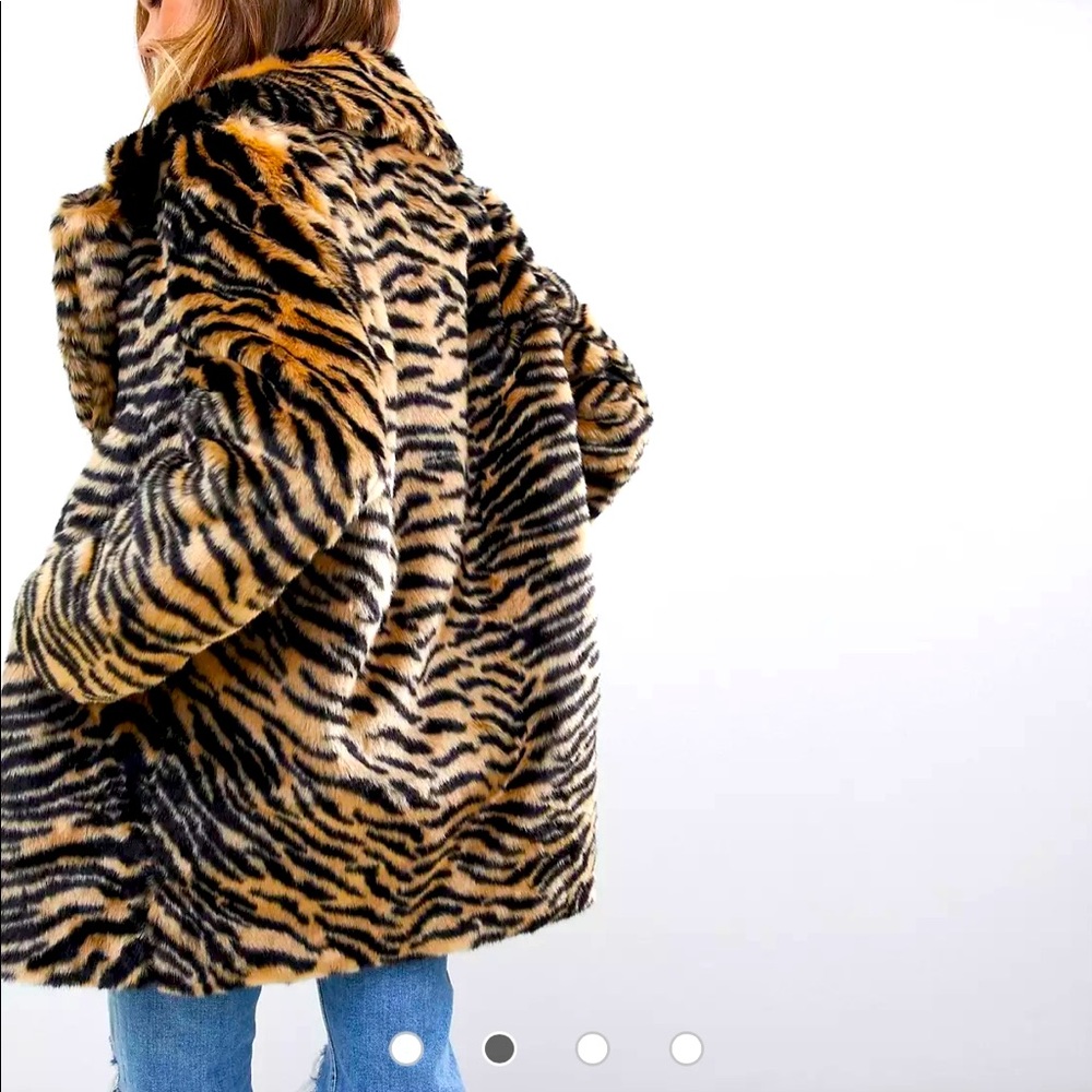 Misguided midi Tiger print faux fur coat